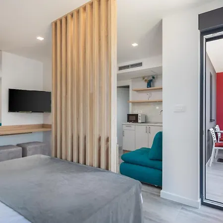 Loriana Apartment
