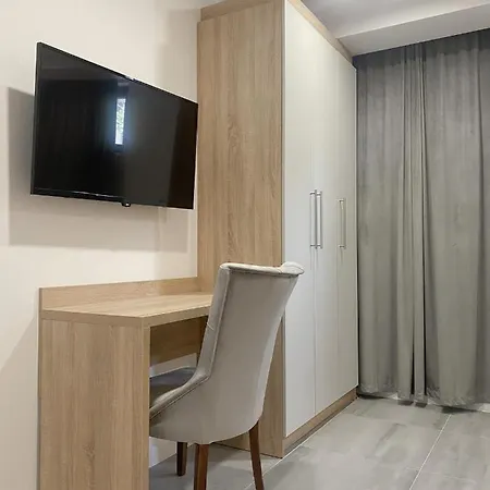 Loriana 马卡尔斯卡