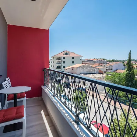 Apartment Loriana *